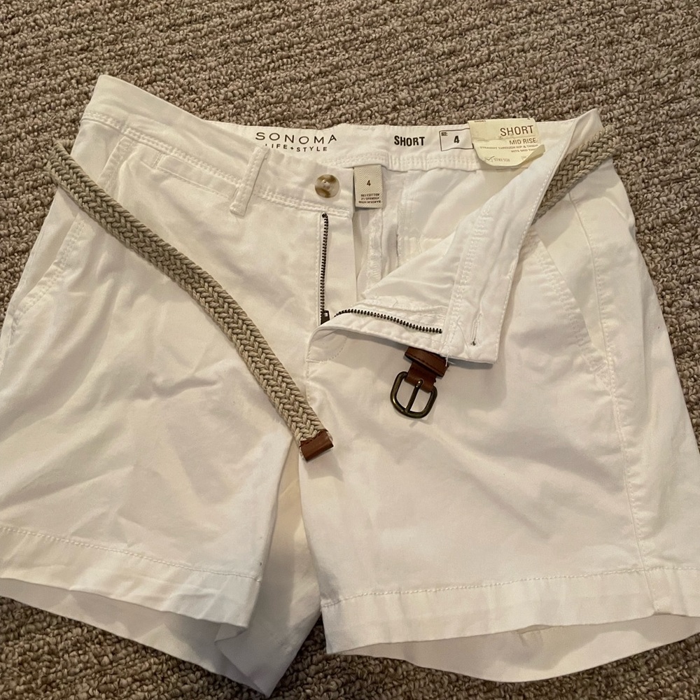 NWT woman’s size 4 mid rise shorts